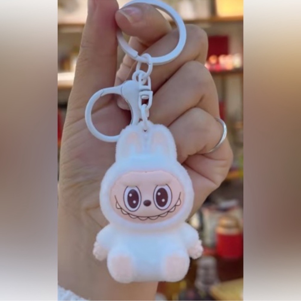 Adorable White Colored Fuzzy Bunny Labubu Keychain NEW with Tags - Picture 4 of 4
